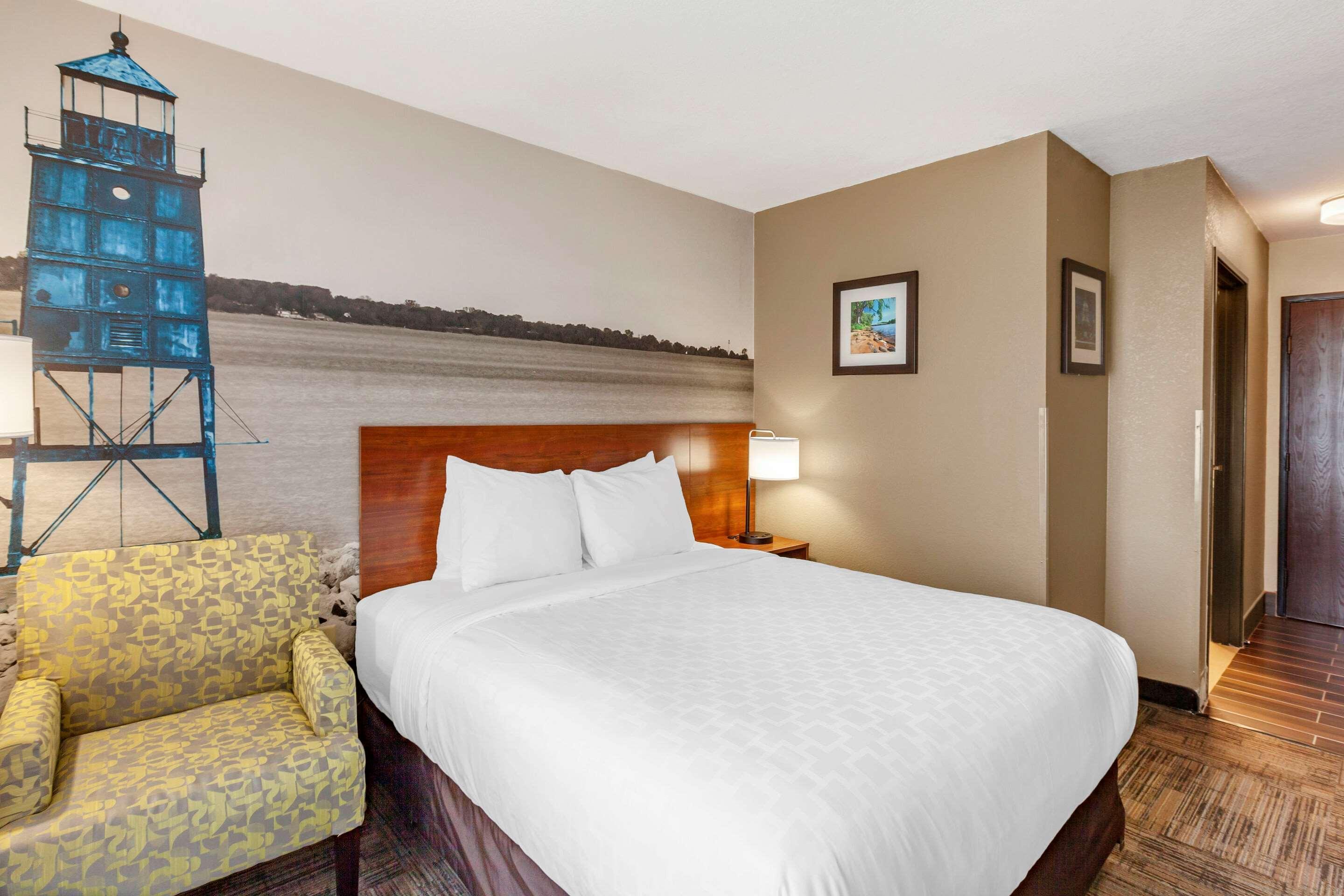 Clarion Pointe Racine - Mount Pleasant Hotel Exterior photo