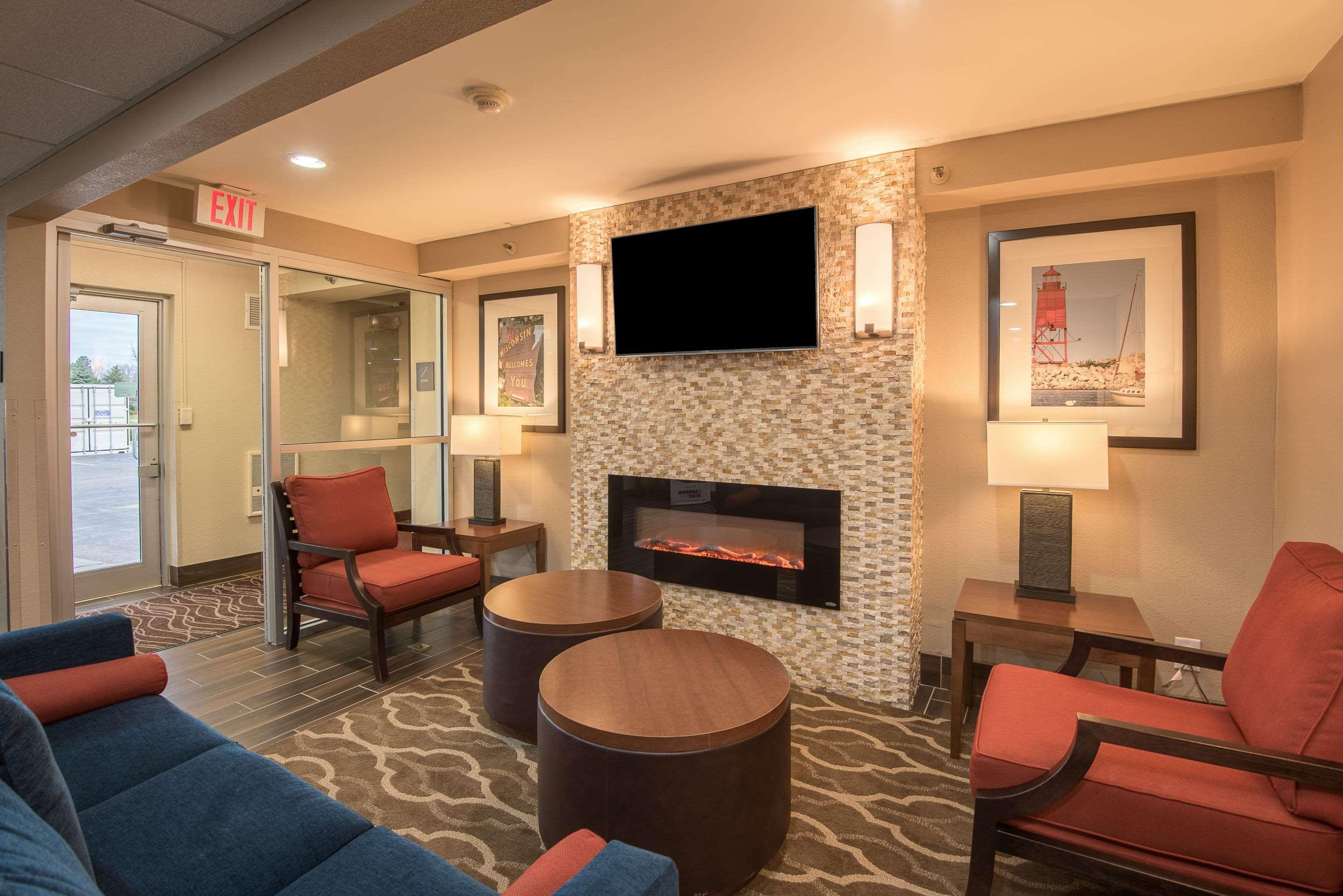 Clarion Pointe Racine - Mount Pleasant Hotel Exterior photo
