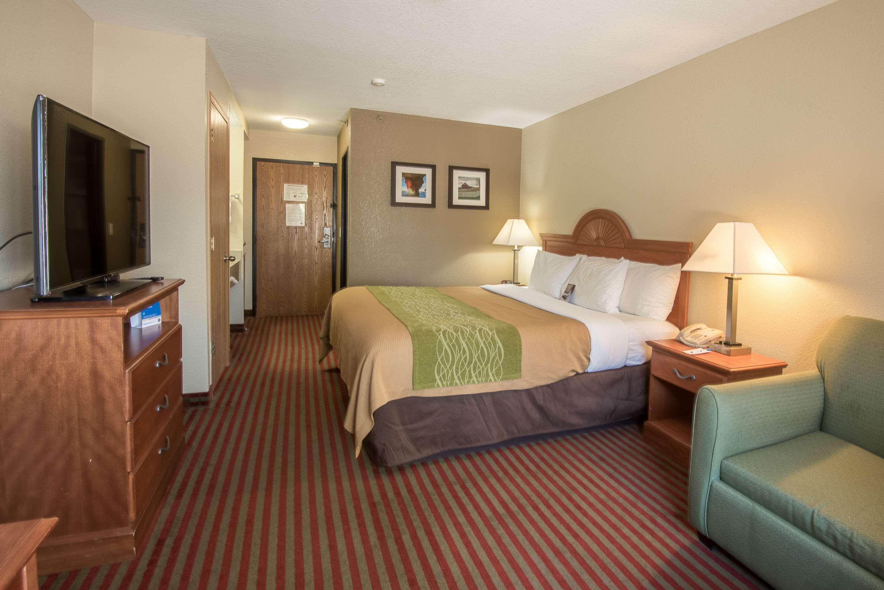 Clarion Pointe Racine - Mount Pleasant Hotel Exterior photo