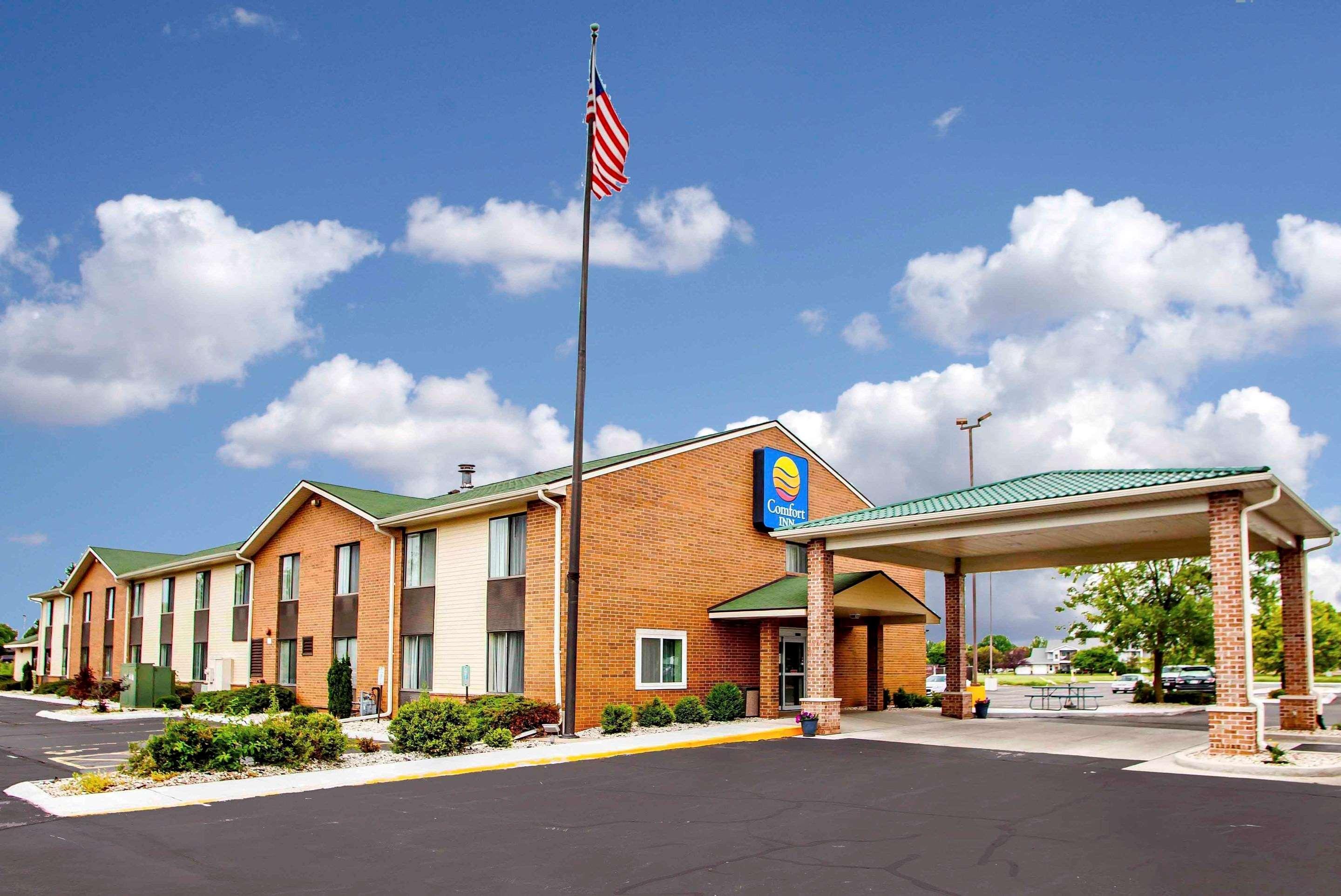 Clarion Pointe Racine - Mount Pleasant Hotel Exterior photo