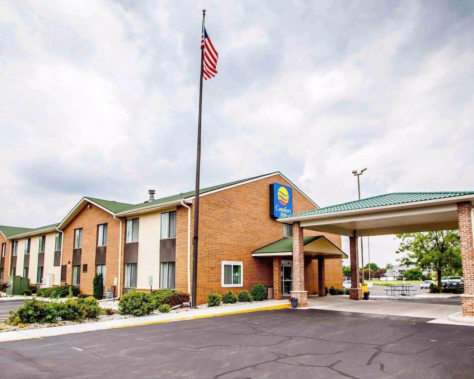 Clarion Pointe Racine - Mount Pleasant Hotel Exterior photo