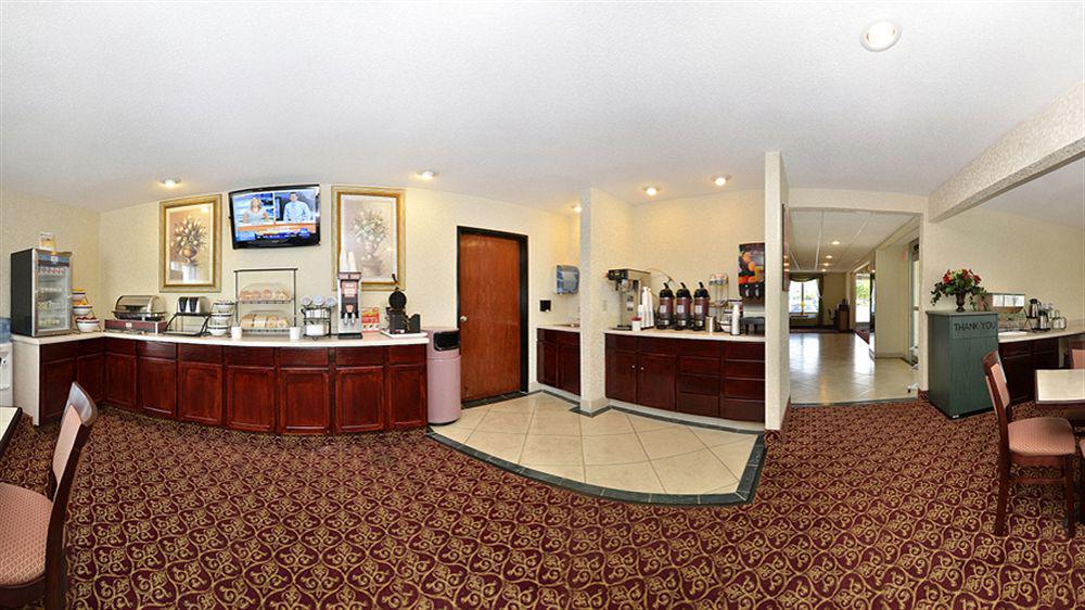 Clarion Pointe Racine - Mount Pleasant Hotel Exterior photo